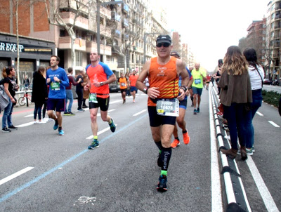 2018 ultimos metros subiendo paralelo maraton Barcelonas